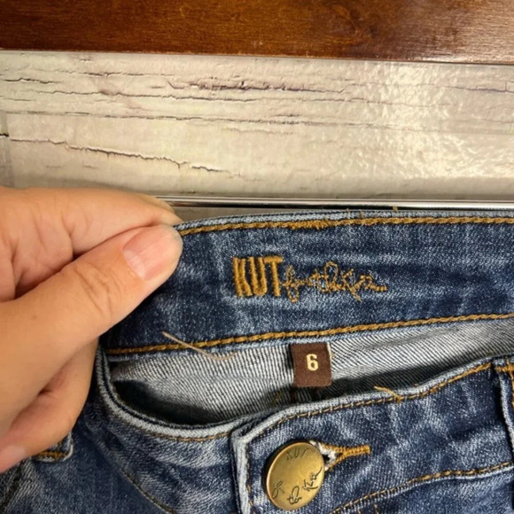 Kut from the kloth  size 6 jeans raw hem - Picture 6 of 11